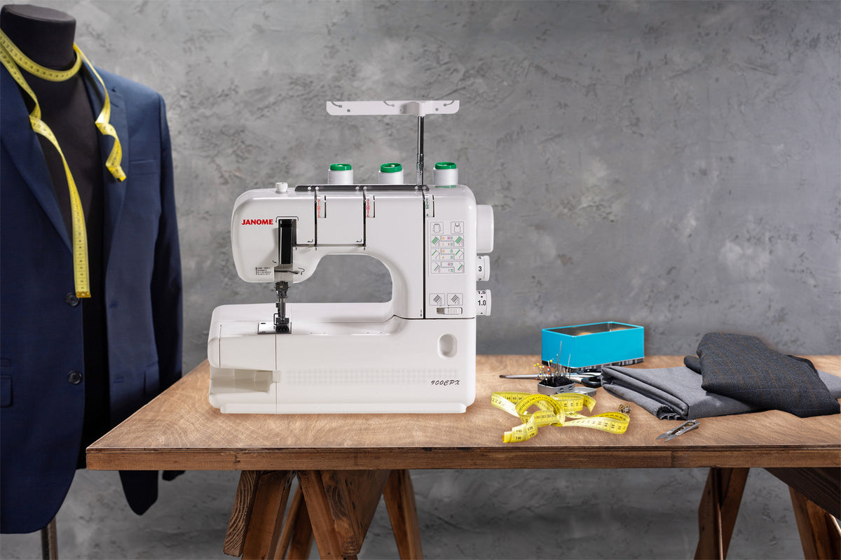 Janome 900CPX Serger detail